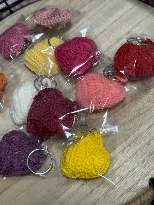 Breloc Inima Handmade Tricotat Roz