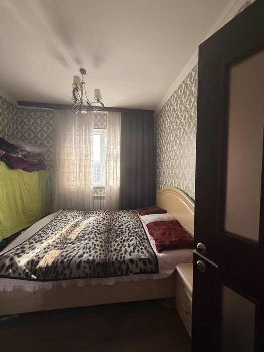 Янгихаёт 8 худуд 3 хона 7 этаж срочно сотилади