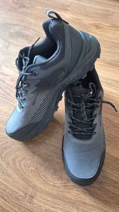 Зимни обувки/маратонки 42 номер с мемори пяна, антибактериални