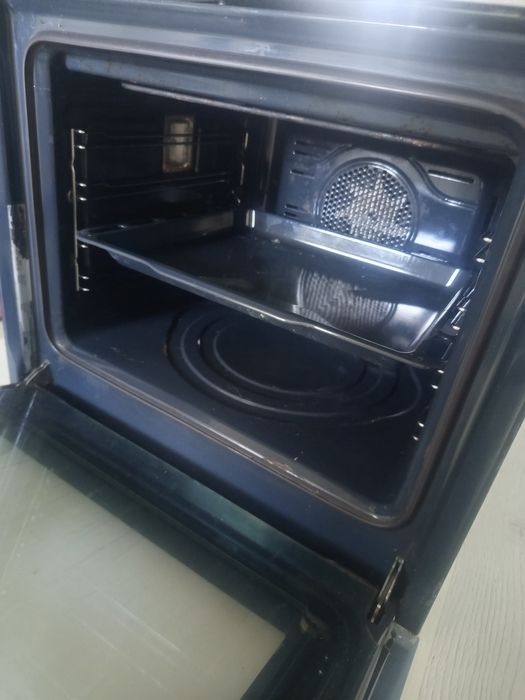 Продаю хороший состояний духовку