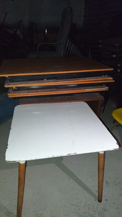 Стол квадратный и стулья. Б. У.