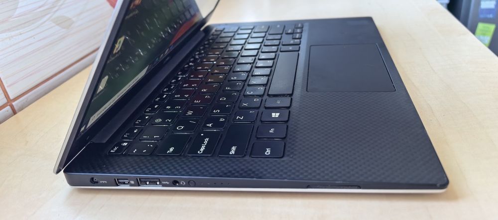 Laptop Dell XPS 13"IPS FHD_i5-5200U 2.20Ghz_4GB DDR3_SSD 256GB_Platinum Silver_4/6 ore Bateria // Full METAL - ideal pt SERVICE AUTO-TESTER