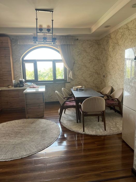 Продаётся квартира 4-х комнатная