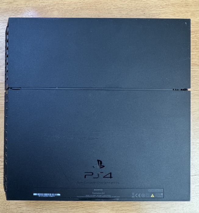 Sony PS4 FAT, 1TB памет, пълен комплект
