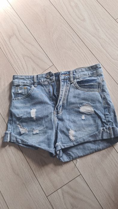 Pantaloni scurți de blugi