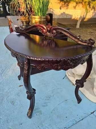 Consolă din lemn de mahon, stilul Chippendale