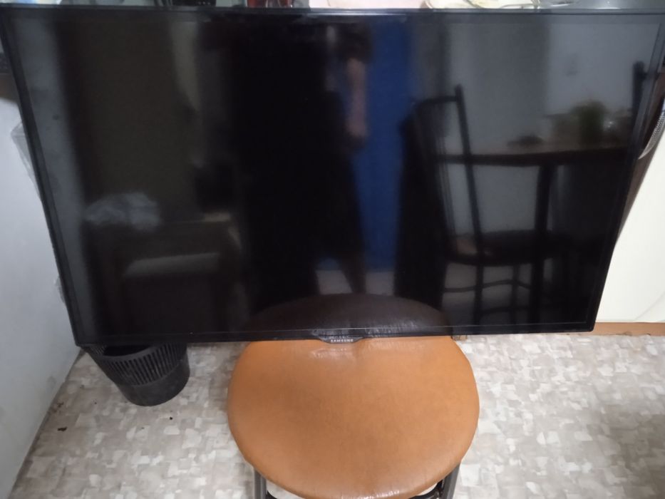 Продам телевизор samsung диагональ 102
