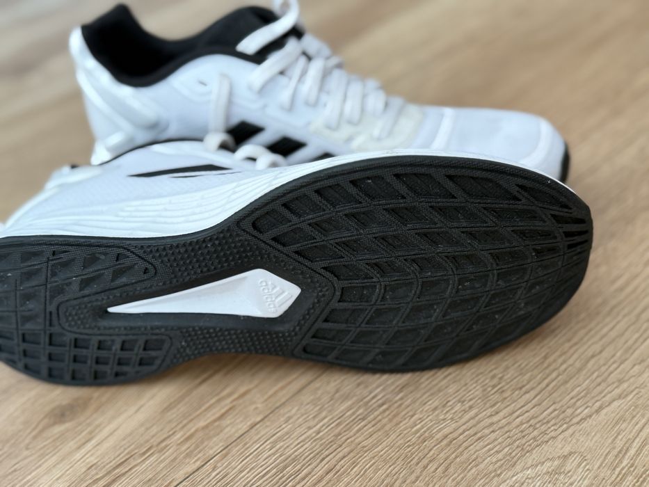 Маратонки Adidas 40 номер