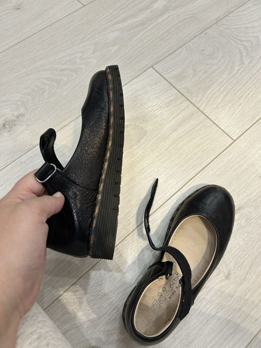 Туфли для девочки в отличном состояние