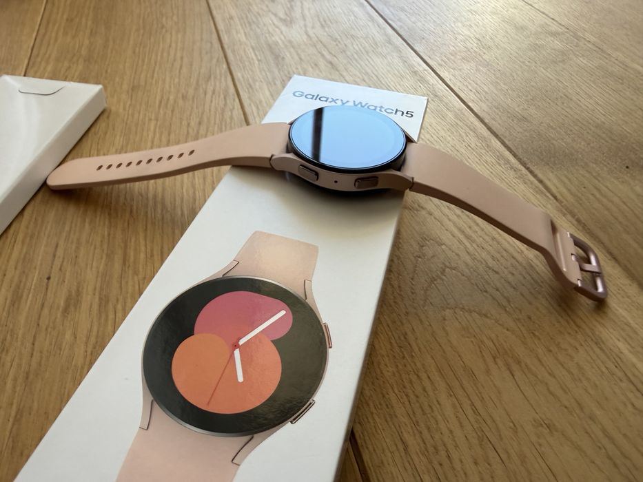 Смарт часовник Samsung Galaxy Watch 5