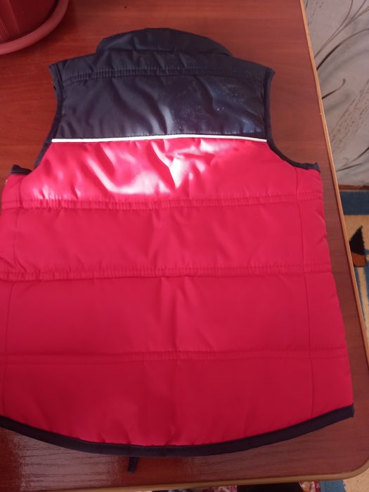 Продам детскую жилетку