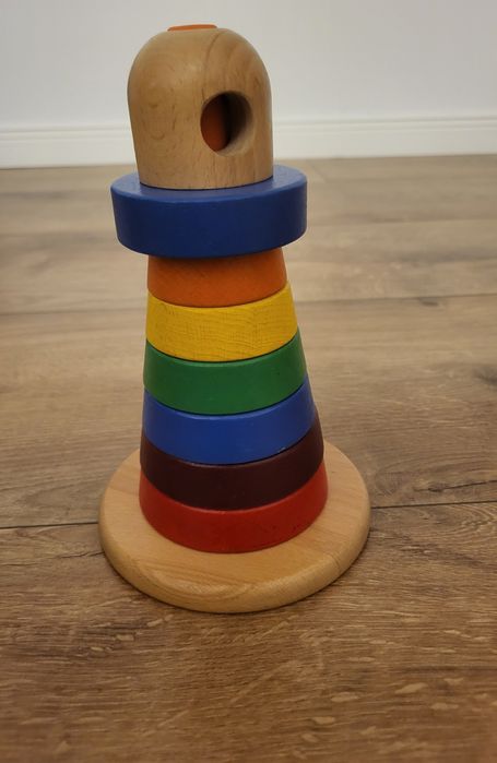 Joc IKEA cu inele din lemn