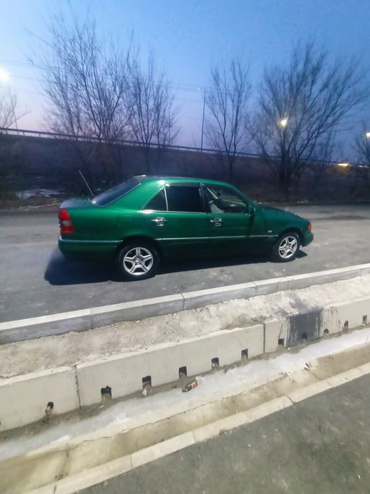 Мерседес С 220 202кузов