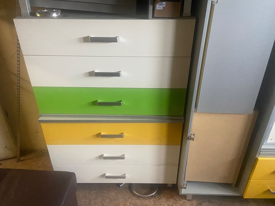 Детски гардероб и скрин