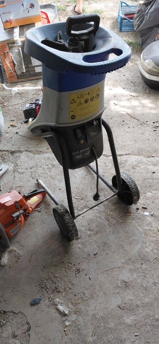 Продавам дробилка за клони