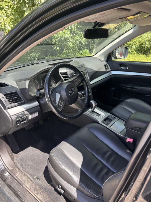 Subaru Legacy 2011