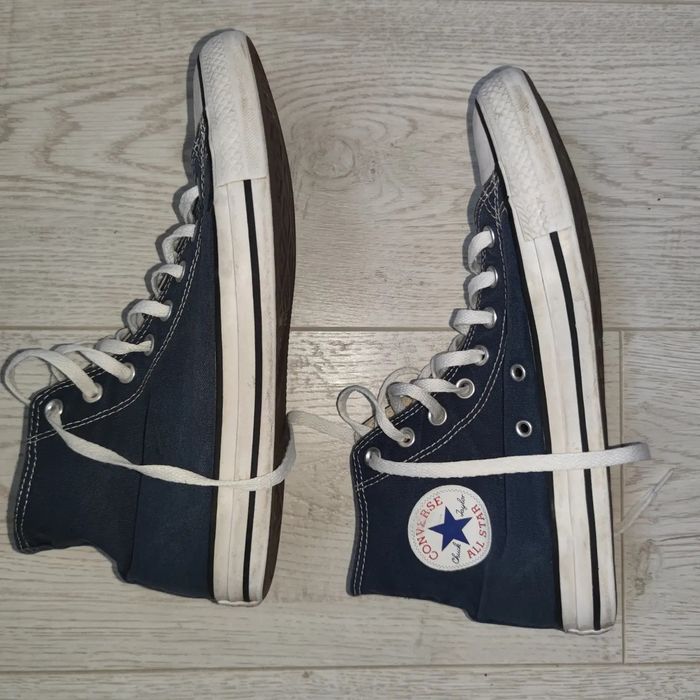 Converse navy blue