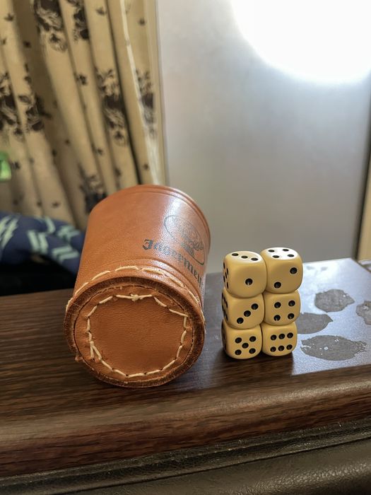 Jagermeister cupa cu 6 zaruri