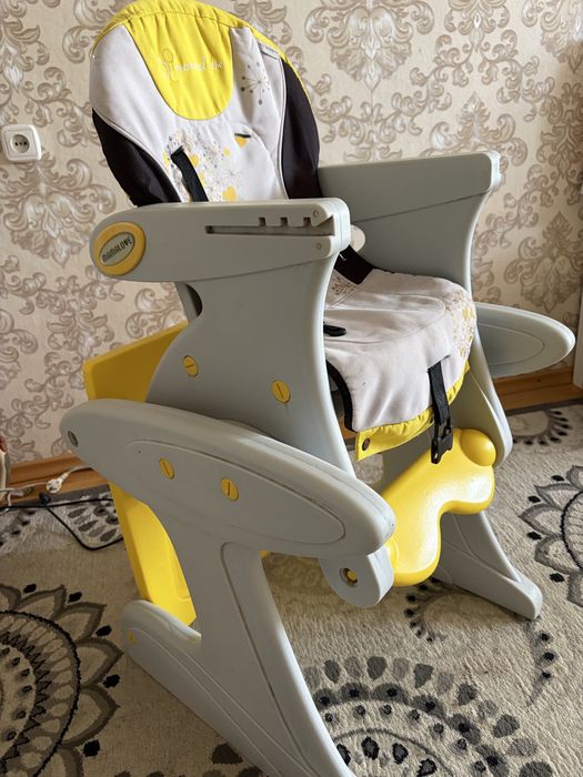 продам столик для кормления