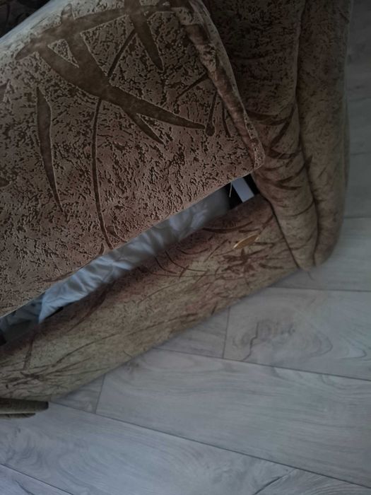 Fotoliu rabatabil ,cu ladă de lenjerie de pat.