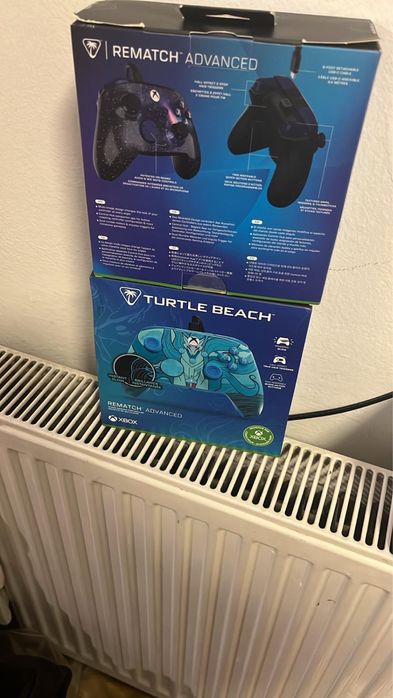 Vand manete de xbox ..