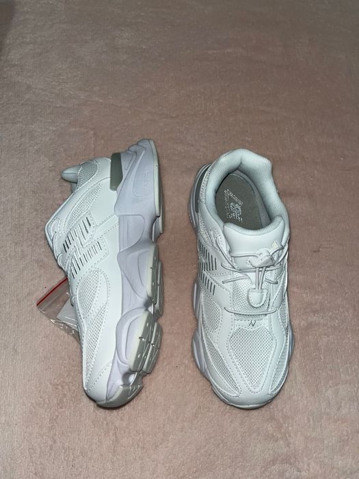 Sneaker New Balance 9060 white 37 NOU