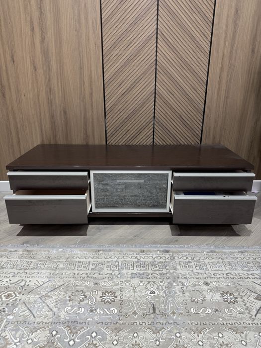 тумбочка под телевизор