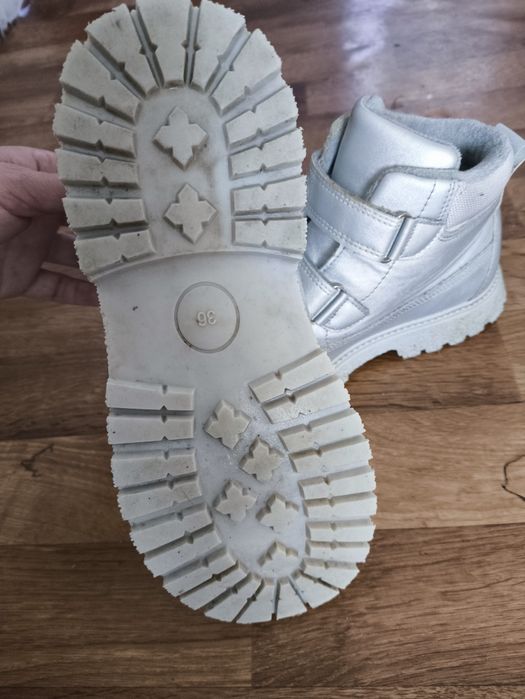 Ботинки на девочку