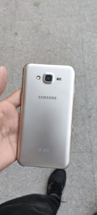 Продам два телефона