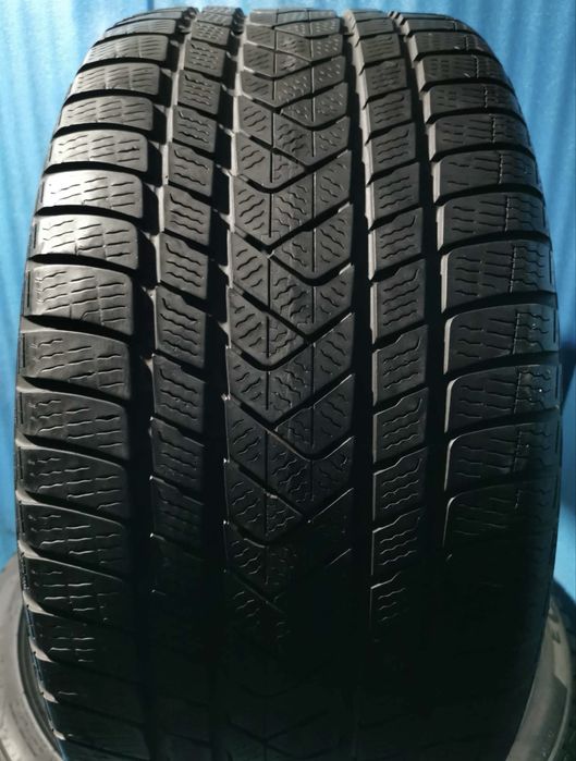 Vand un cauciuc iarna runflat 275 35 20 in stare foarte bune