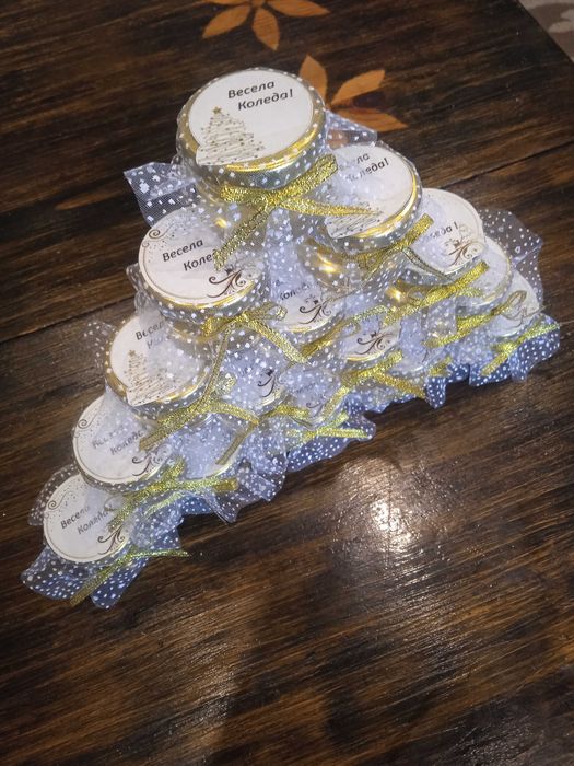 Подаръци за сватби , кръщене,престапулка  бурканче с мед