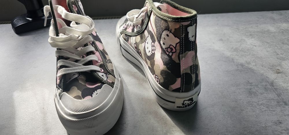 Papuci/pantofi  sport Hello Kitty