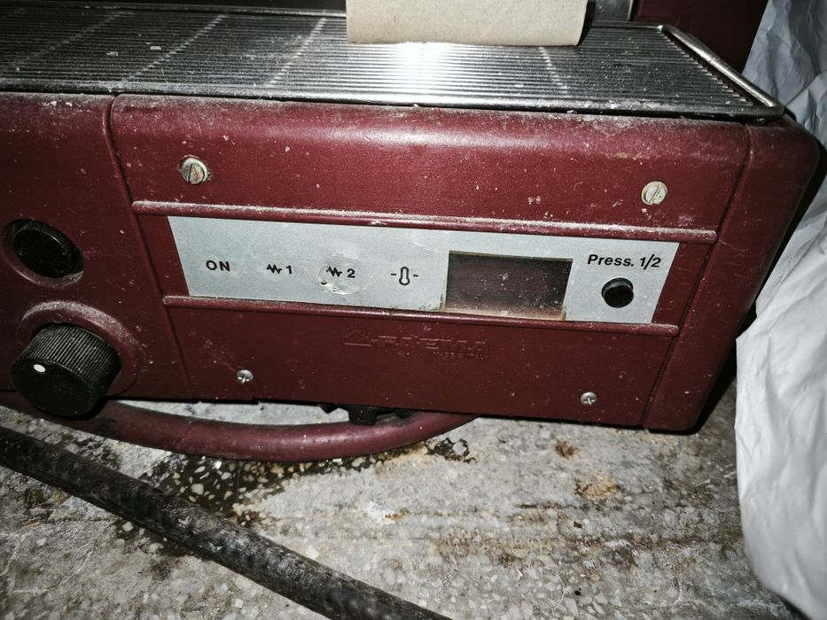 Професионална кафемашина FAEMA Tronic на ток и газ