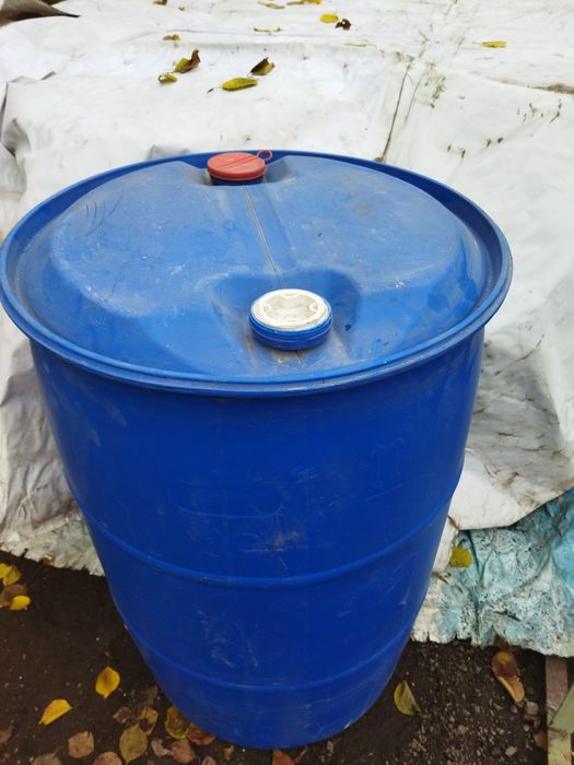 Бочки пластиковые 220 л.чистые.