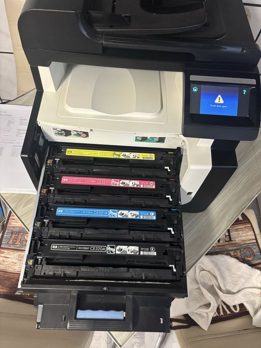 Imprimanta HP multifunctionala CM1415fn