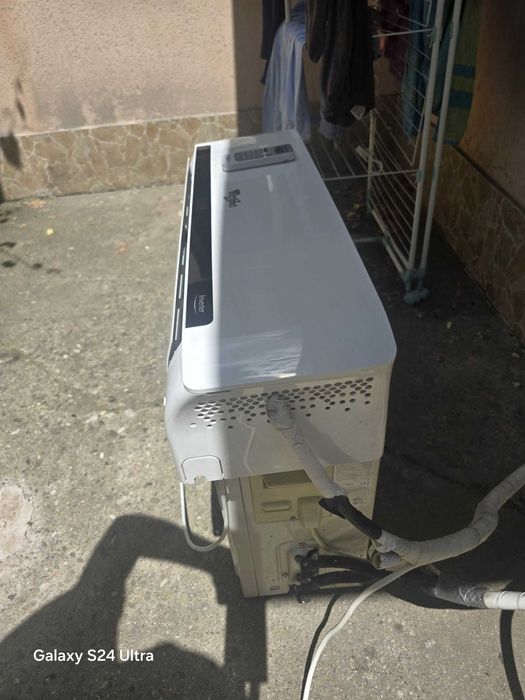 Aer conditionat Whirlpool 12000 BTU cu kit inclus