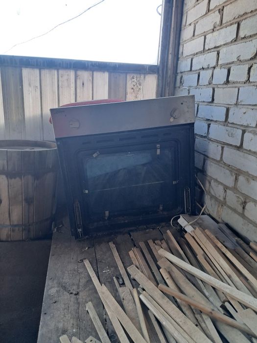 Элетродуховка б/у на заачасти Кайзер