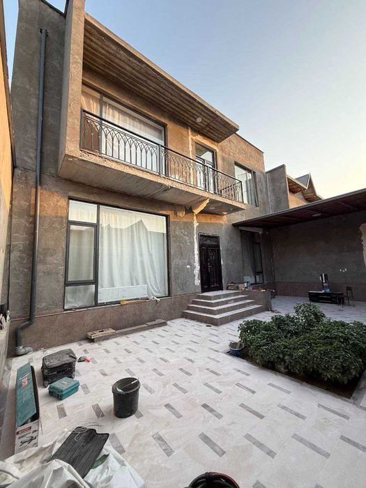 Lemonariyada 2 sotox 3 etaj kotej sotiladi