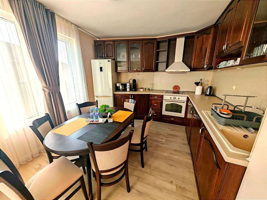 Дава се под наем Двустаен апартамент в Бургас, Център - 65 кв.м за 698.19 € - Снимка #4