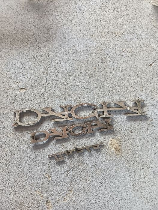 Vând piese DACIA.
