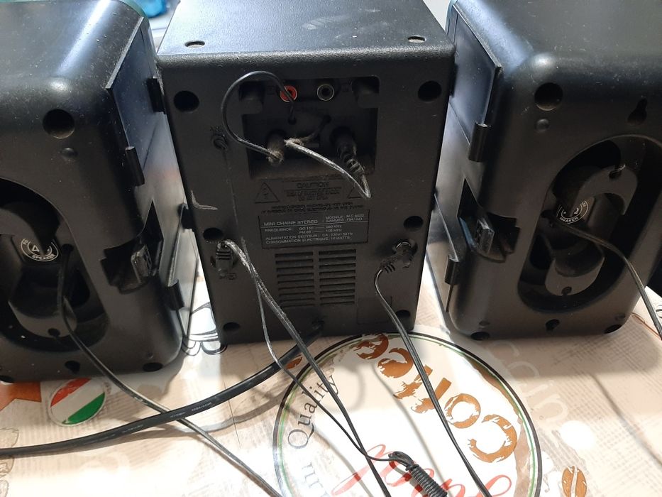 Vând radio second-hand