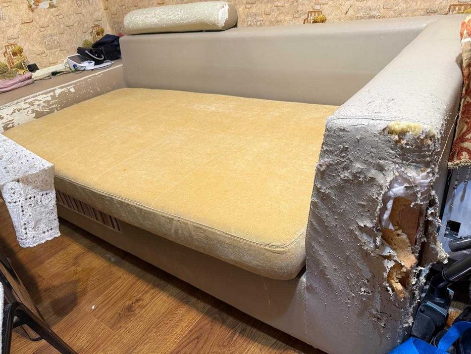 Диван б\у 112233