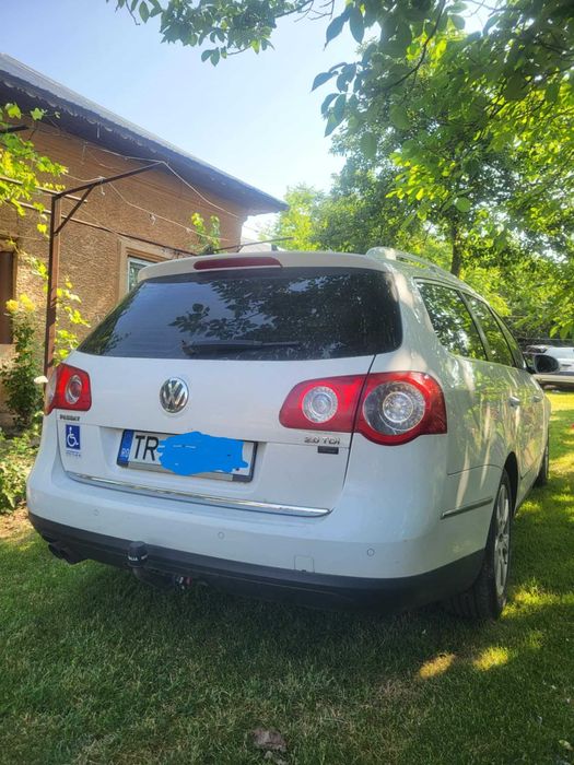 Volkswagen Passat B6 2.0 TDI (adaptat pentru persoane cu dizabilitati)