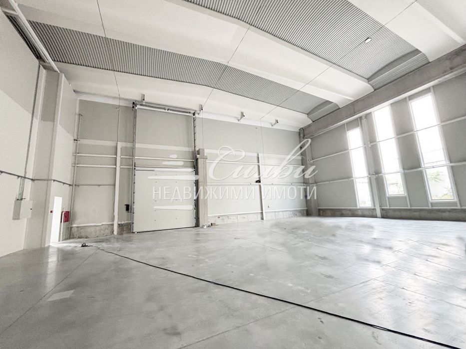 Дава се под наем Склад в Шумен, Добруджански - 2050 кв.м за 9409.5 € - Снимка #1