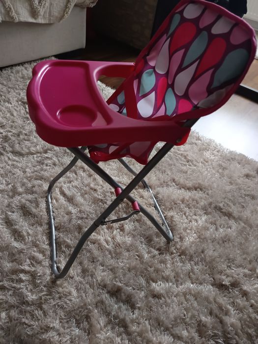 Vând scaun măsuță pentru păpuși