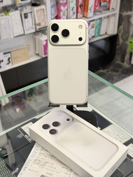 КАПАРИРАН!Apple iPhone 17 Pro 512GB Silver