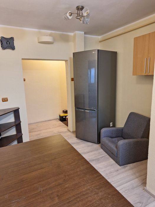 Inchriez apartament doua camere decomandate, et.4/10,mobilat si utilat