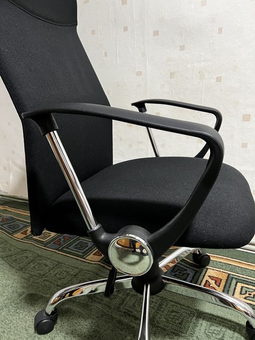 Офис стол, неразличим от нов