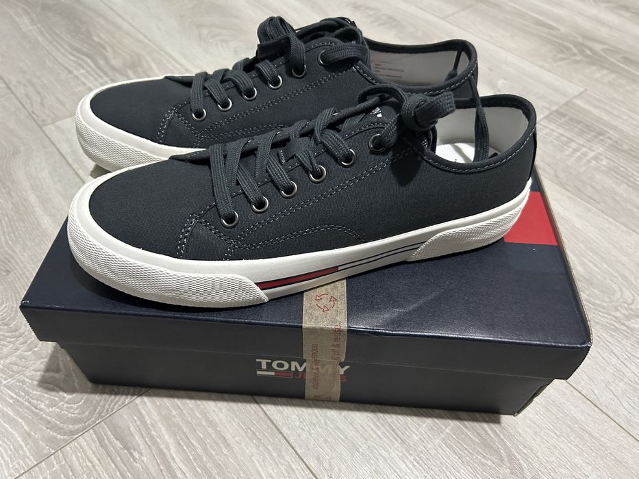 Tenisi Originali Tommy Hilfiger Gray marimea 40 (noi)