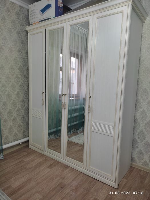 Спальный гарнитур